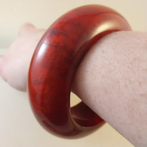 Vintage Bakelite Red Resin Dome Bangle Bracelet - Picture 9 of 16